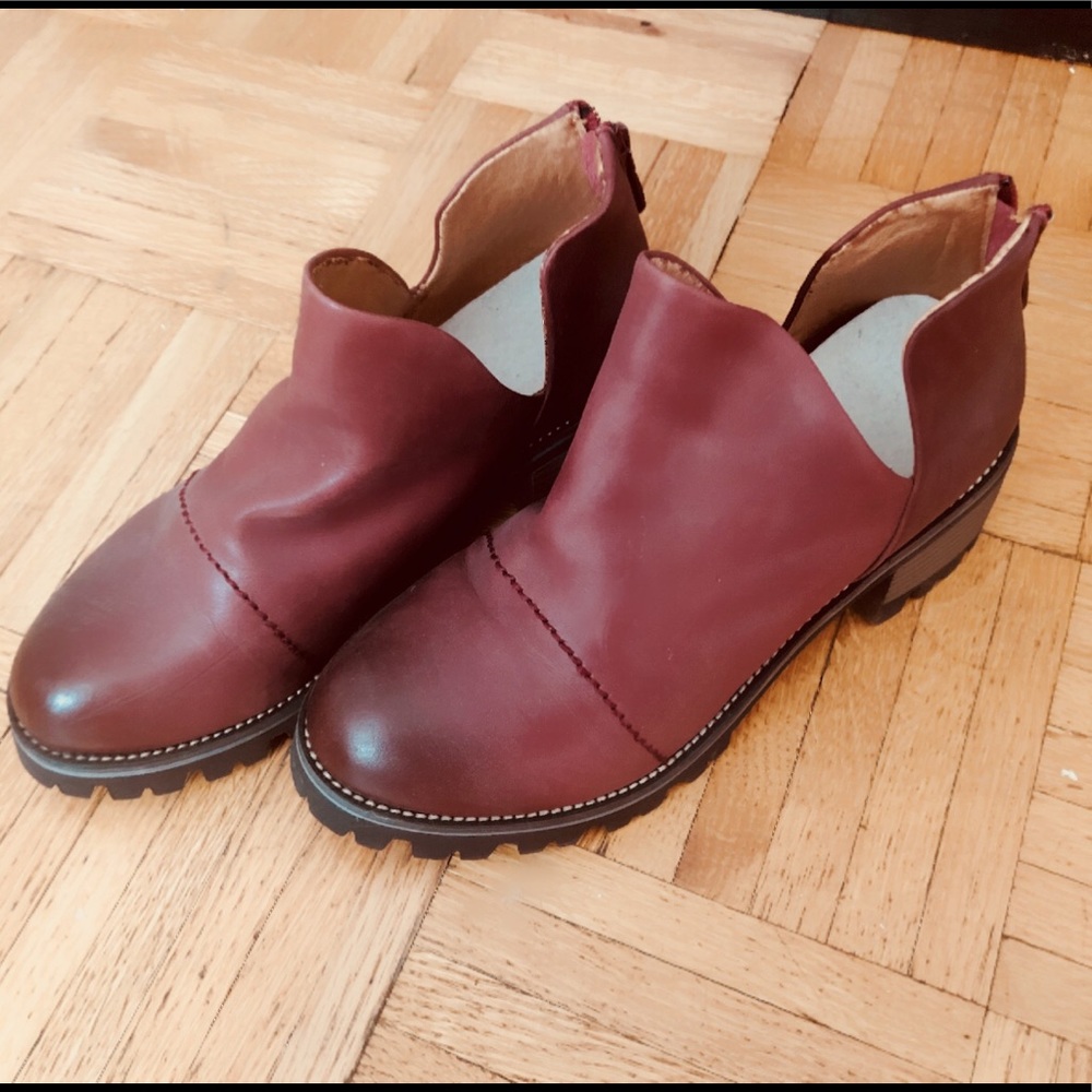 Brand new leather shoes size 6